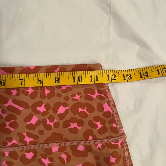 Aerie Offline Legging size medium. Tan with pink animal print Canyon Creek print - Picture 4 of 12